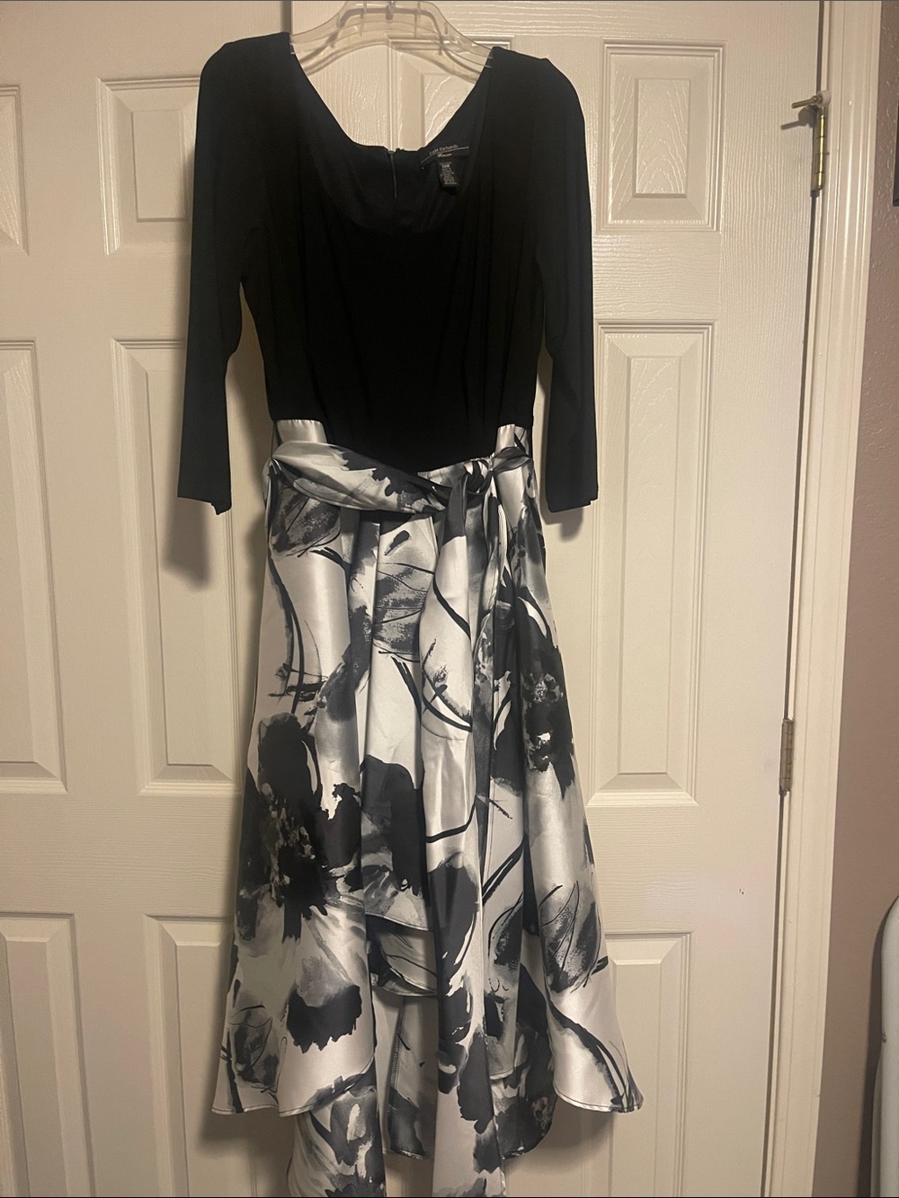 R & M Richards Black Bodice with Black and White Floral Midi Dress